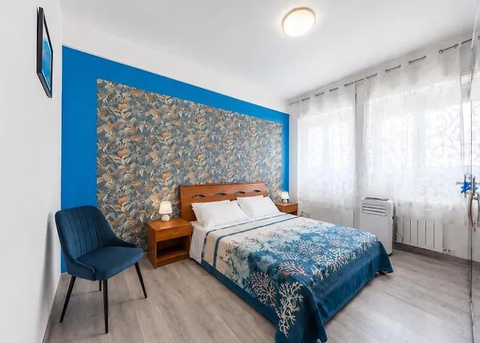 Roman Zeus Apartment