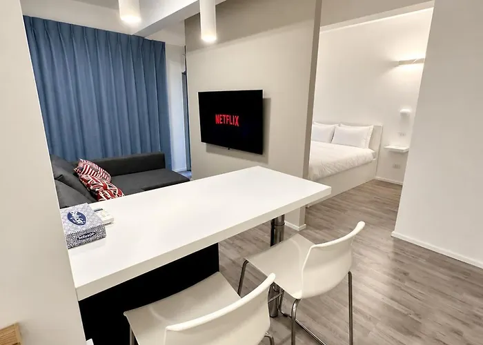 Cozy design studio apartment in Porta Maggiore.