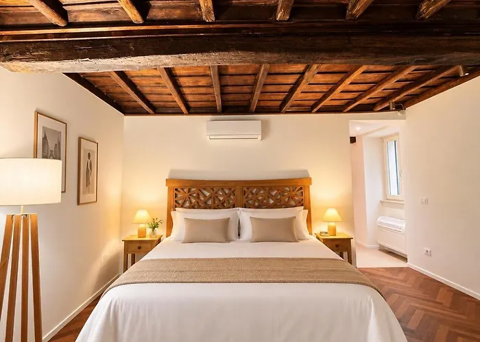 Navona Fox House 1
