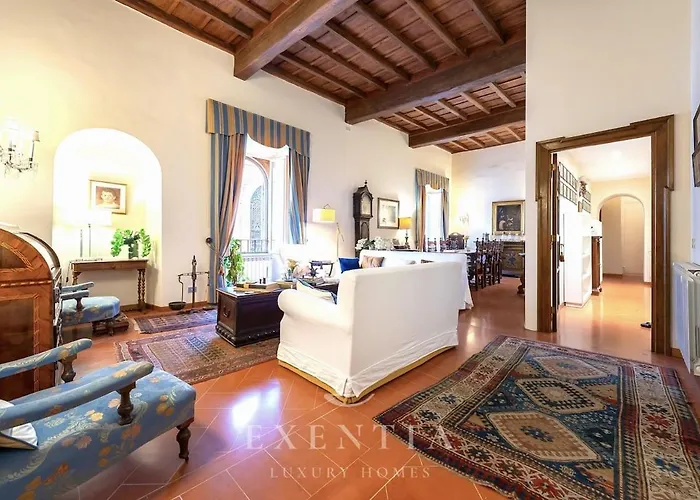 Piazza Navona Luxury Apartment in Historic Palazzo