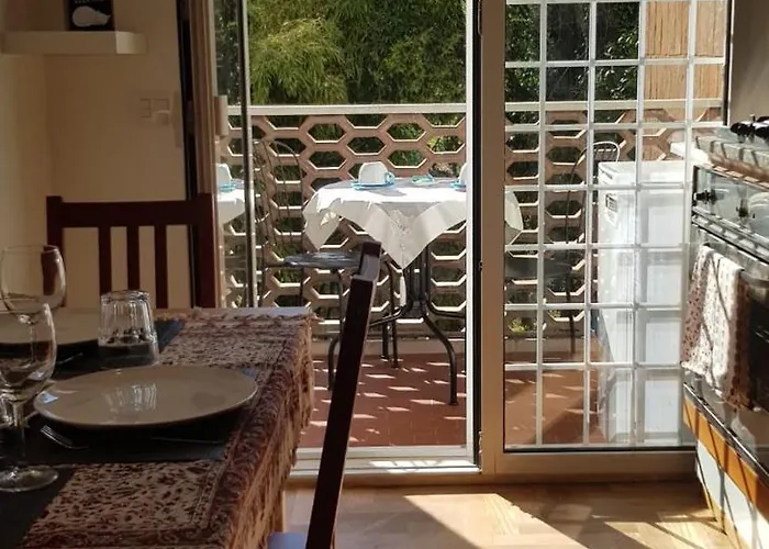 Aventino-Piramide Quiet Studio With Garden-View Terrace