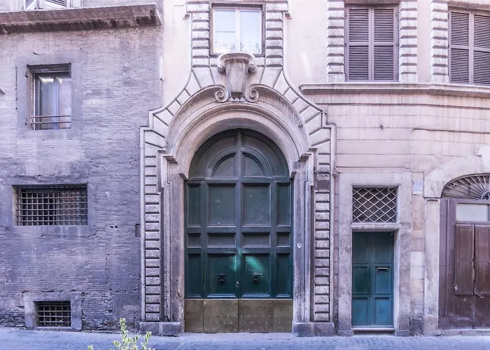 Guesthost - Palazzo Farnese Historical Home