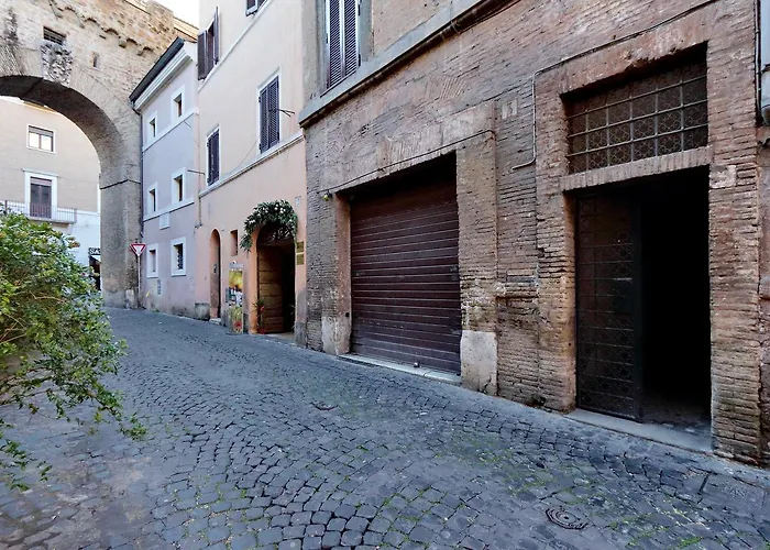 Characteristic Apartment Just Beside The Vatican