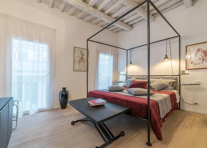 Guesthost - Piazza Venezia&Colosseum Loft