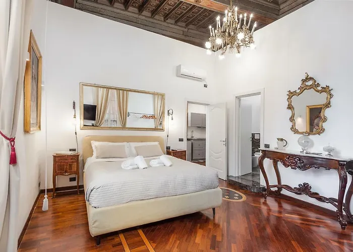Palazzo Del Duca - Piazza Navona Guest House