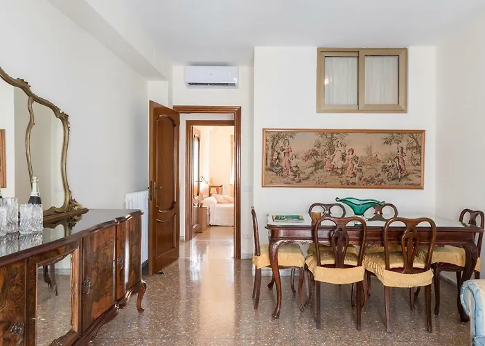 Hortis Apartment, 5 Persone, 2 Camere, Balcone, Metro C Per Il Colosseo A 10 Minuti E Tram Per Termini A 2 Minuti