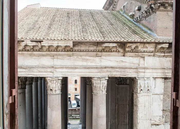 Luxurious Loft Facing The Pantheon