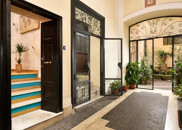 Piazza Del Popolo Boutique Home