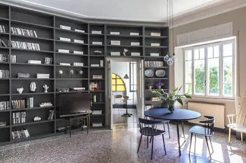 Garibaldi Suites Apartment