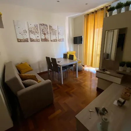 Octavia Apartments