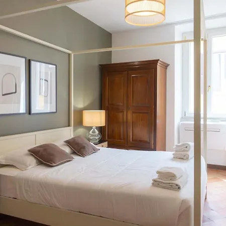 Piazza Navona Charming Apartment