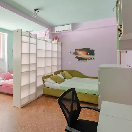 House Of Colours In Marconi, Roma Apartment