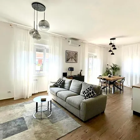 Rome With Friends - 2 Bedrooms And Amazing Living Room