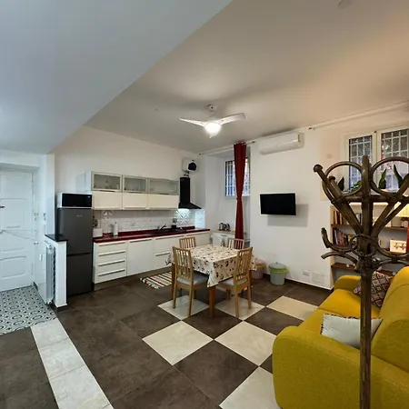 דירות Warm Hideaway In Vibrant Tuscolano