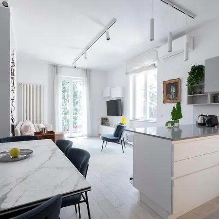 Elegant Flat In Ponte Milvio Apartment
