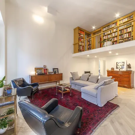 Timeless Elegance In Trastevere