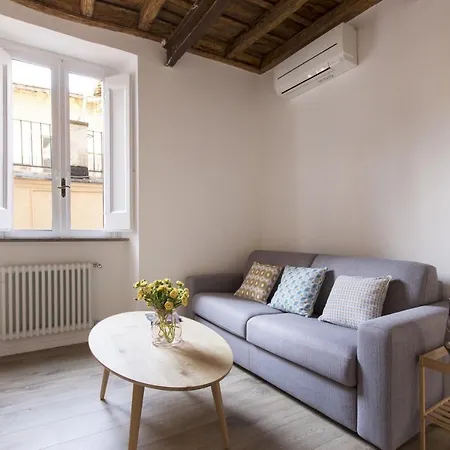 Cozy Apartment In Via Degli Spagnoli - Fromhometorome