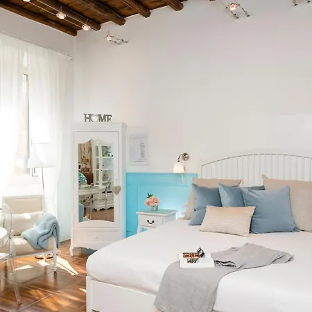 Capo Le Case, Romantic Flat Near Spanish Steps
