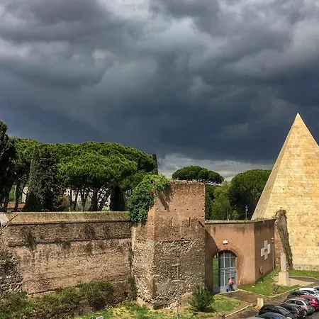 Luminosa Vista Piramide Bed & Breakfast