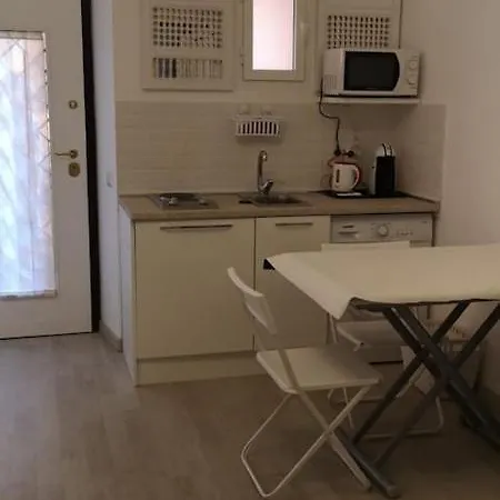 Domus Porta Pia Luxury Con Jacuzzi Apartment