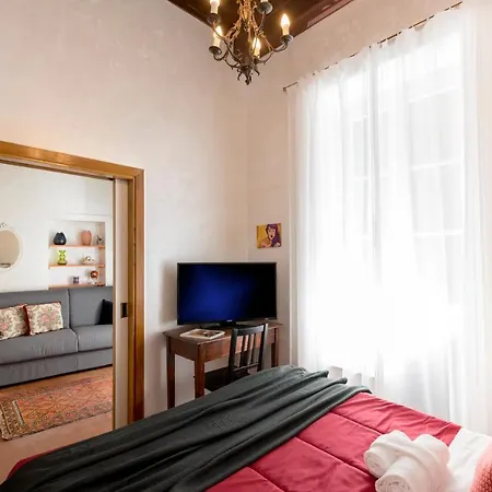 Апартаменты Giglio House - Campo De' Fiori