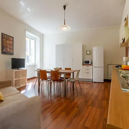 Piazza Re Di Roma Apartment
