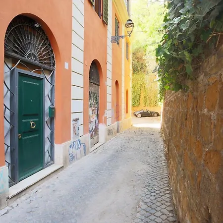 Quiet And Cozy Trastevere Hideaway