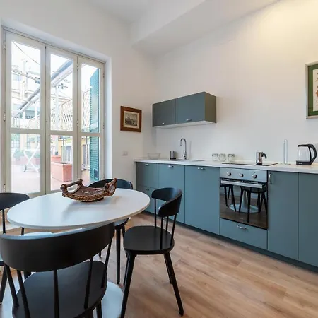 Appartamento A Borgo Pio Con Ampio Terrazzo!