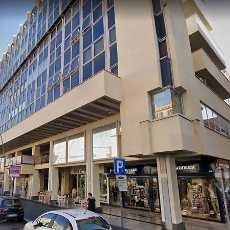 Nice Apartment In Roma Near San Giovanni Train Station