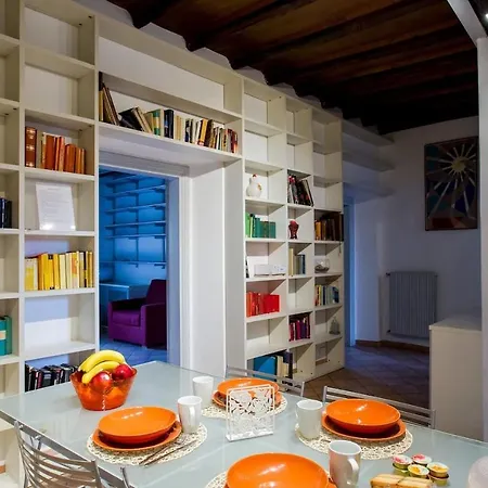 Pantheon Charming 2-Bed Apartment In Heart Of Rome