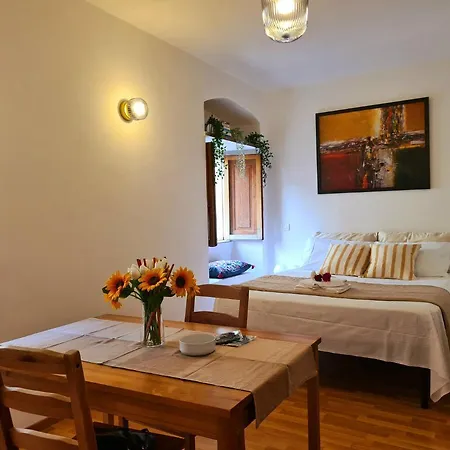 Flavel Navona Apartment