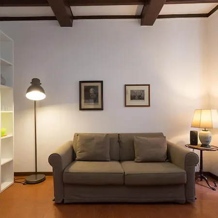 Campo De Fiori Lovely Apartment
