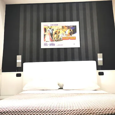 Bed and Breakfast Cinema House 2