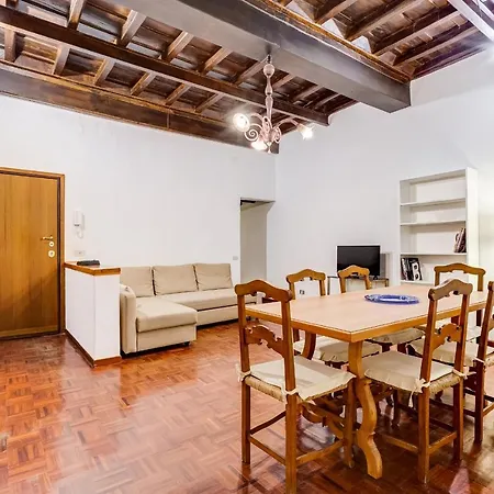 Spanish Steps Spacious Apartment
