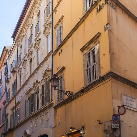 Domus Lupae -Live In The Heart Of Rome Apartment