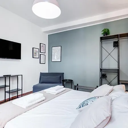 Bbl - Trevi 2Bdr Apartment