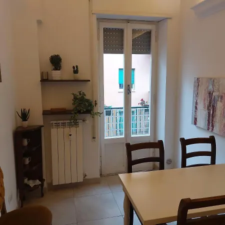 Casa Giova: Bilocale Con Balcone Al Gianicolo Apartment