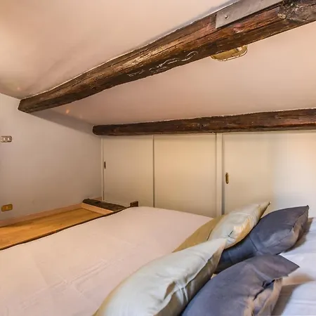 Sant'Eligio Attic With Exclusive Terrace Campo Di Fiori Apartment