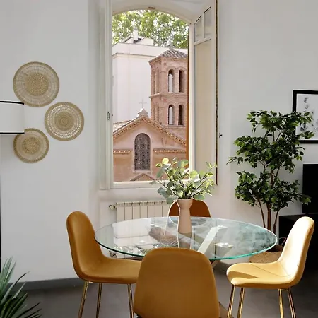 Tiberina Apartment