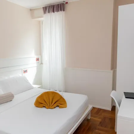 Emma 12 Hotel