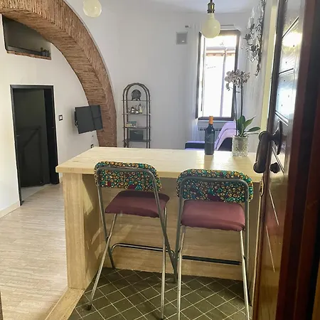 Lovely Apartment In Via Della Scala, Trastevere