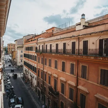 Rome Trevi Rooms & Apartments