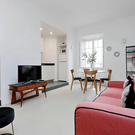 Ych-Bright Penthouse Near Colosseum
