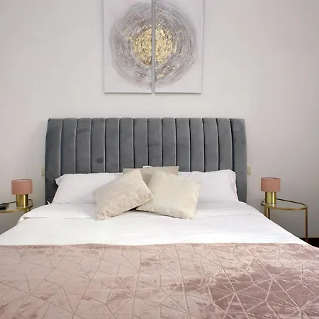 Domus Lou Elegante Appartamento In Trastevere Roma