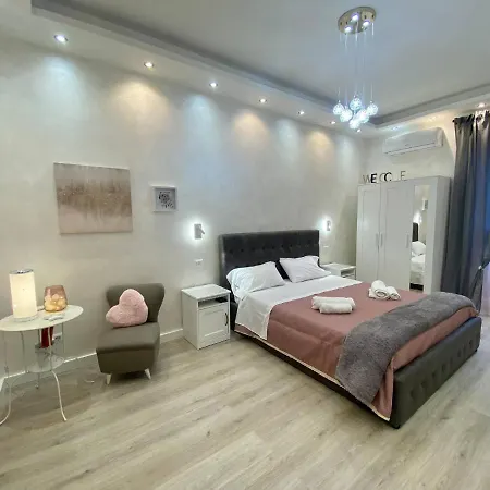 Apartment Near The Colosseum With Metro Line A A 2-Minute Walk Away