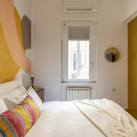 Iflat Colorfull Near Navona Apartment
