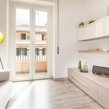 Mr. Brown - Camillo Apartment