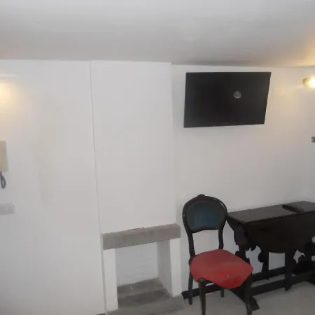 Studio In Trastevere Panieri 48 10