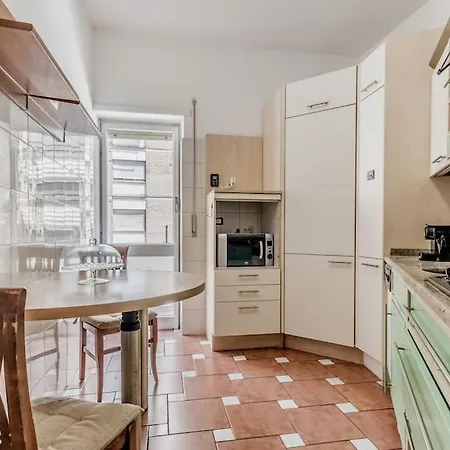Tiburtina White House Apartment