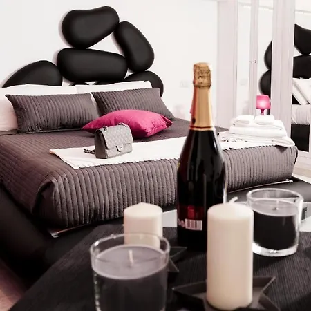 Two Chic Guest House